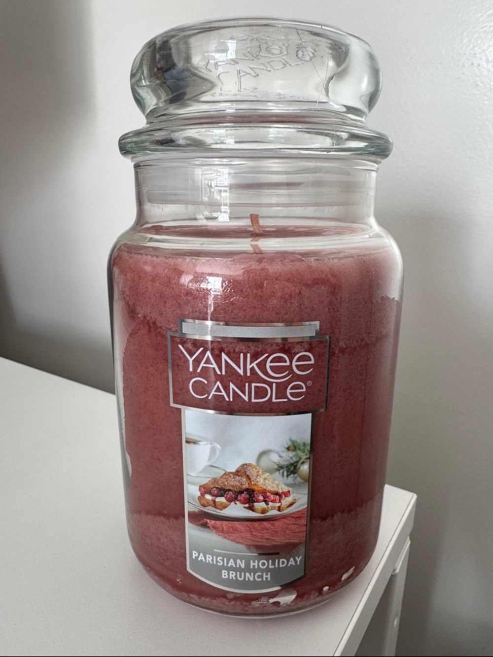 Yankee Candle Parisian Holiday Brunch Candle - Picture 1 of 4